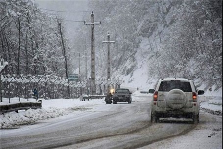 بارش برف در جاده‌های سه استان