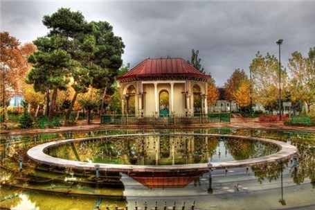 بازسازی عمارت کلاه فرنگی باغ موزه قصر