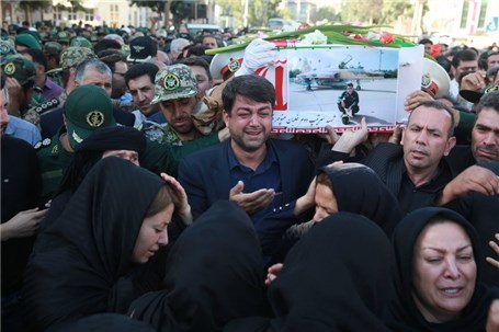 پیکر خلبان شهید در کرمانشاه تشییع شد