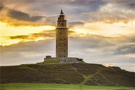برج هرکول، قدیمی‌ترین فانوس دریایی جهان در اسپانیا