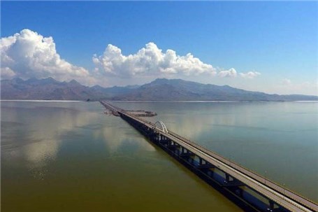 آب دریاچه ارومیه بیش از ۱.۵ میلیارد مترمکعب از سال گذشته بیشتر است