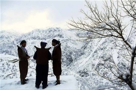 دست گردشگران کوتاه از دامن بلند زمستان کردستان