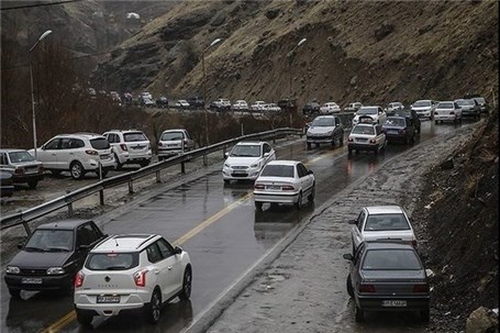 بارش برف و باران در جاده‌های ۱۳ استان