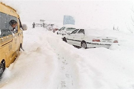 برف و باران در جاده های هشت استان